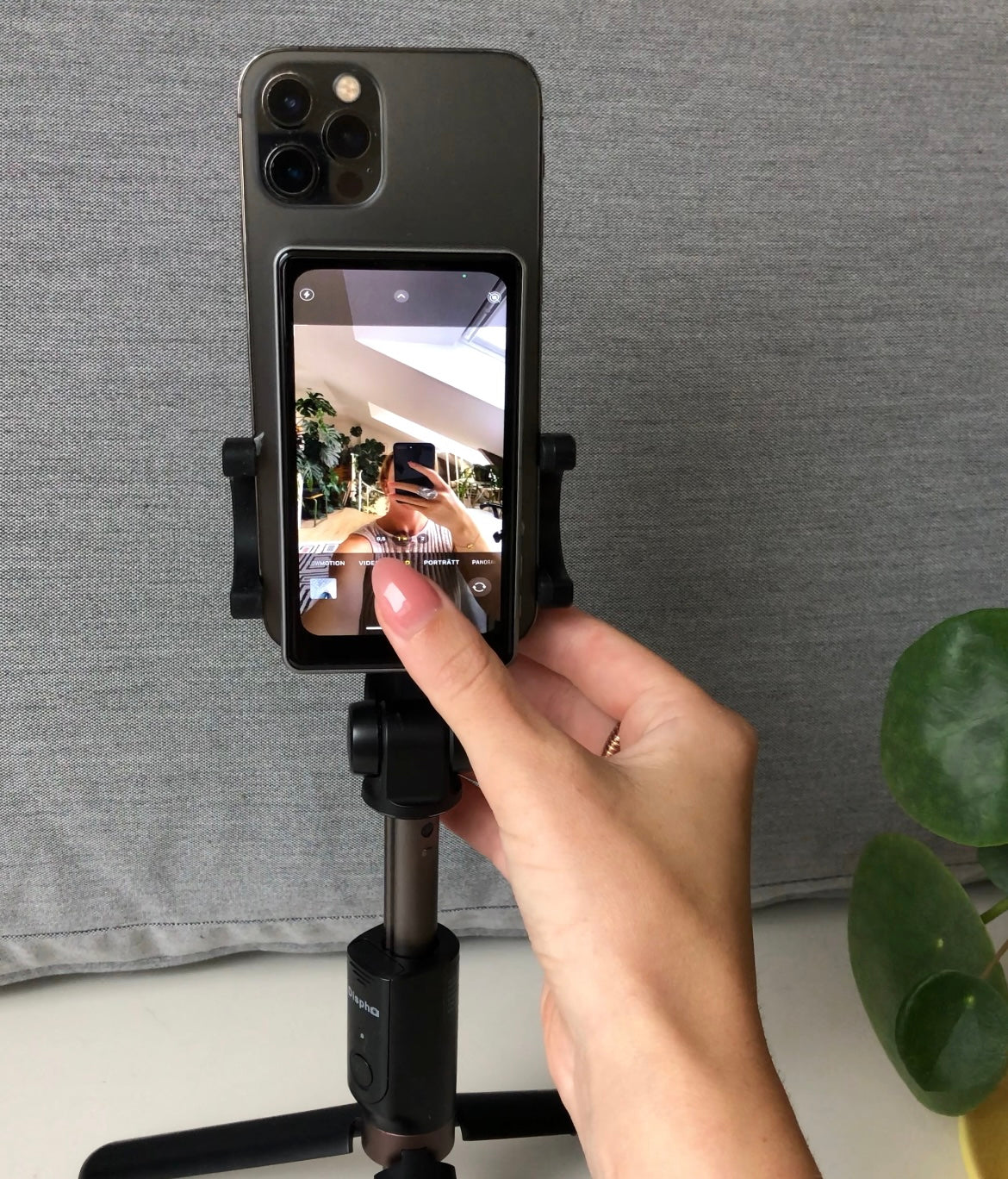 The Selfie Monitor